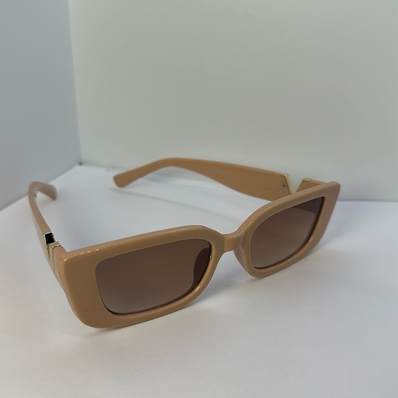 Chic  Retro Nude Square Sunglasses Gold V Detail UV Protection Trendy Shades main image 9